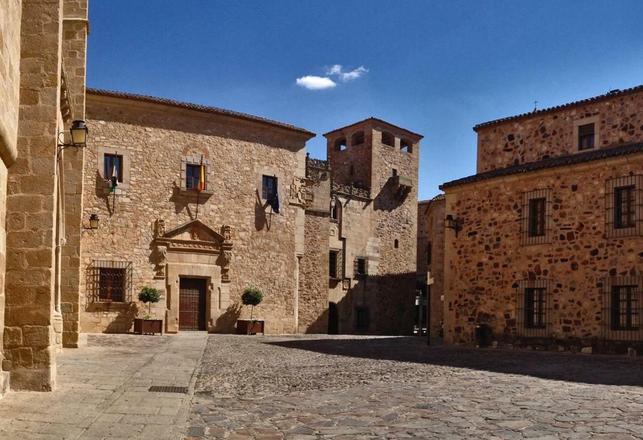 Adama Apartamento Turistico Caceres Exterior photo
